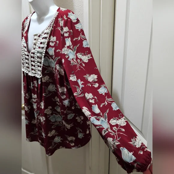 Floral Bohemian Burgundy Blouse with Crochet Detail Size 1 XL EUC - Picture 3 of 7